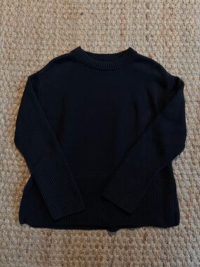 GAP Women's Black Crewneck Sweater